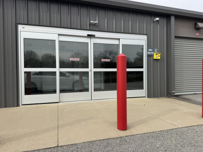 Commercial automatic entry door