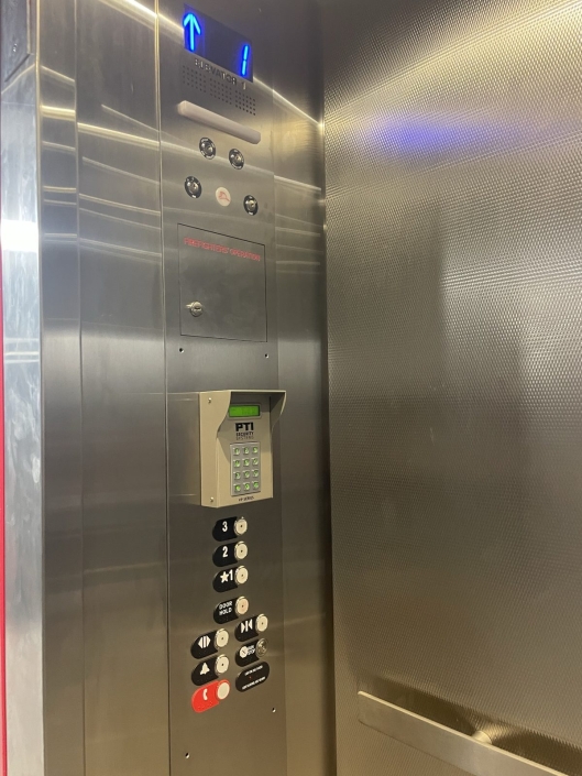 Elevator access control reader